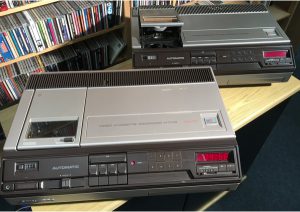 - philips vcr n1700 systeem 300x212 - philips-vcr-n1700-systeem